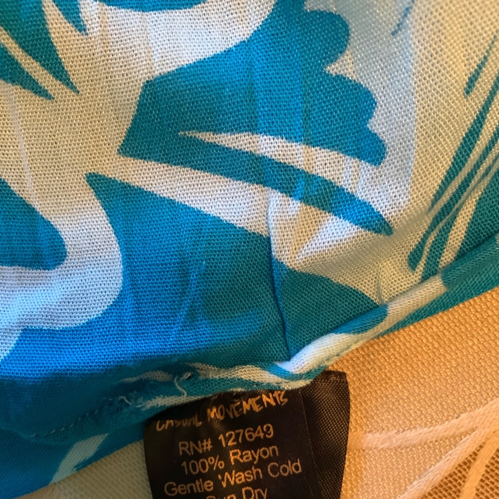 Sarong Blue & White - Picture 5 of 6